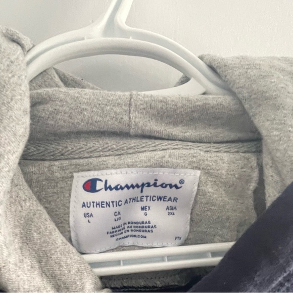 Champion Men’s Powerblend Graphic Hoodie in Navy - Picture 5 of 10